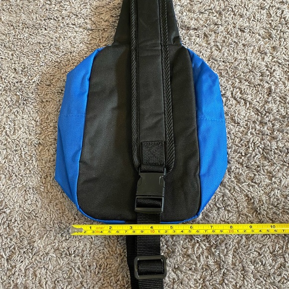 Add on + 6 🩷 / NWOT : Disney small backpacks - Picture 2 of 3